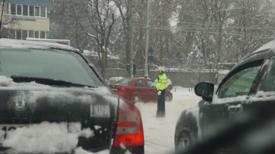 vremea in bucuresti strazi blocate cod portocaliu iarna viscol (69) vremea in bucuresti strazi blocate cod portocaliu iarna viscol (69)
