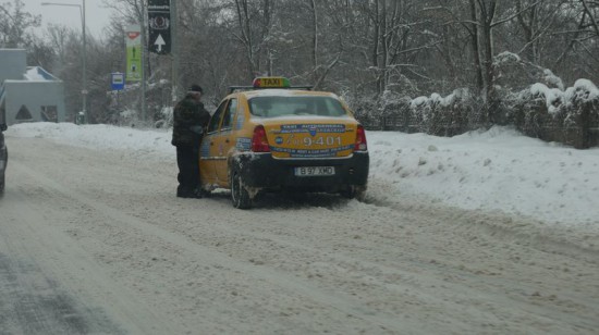 vremea in bucuresti strazi blocate cod portocaliu iarna viscol (92) vremea in bucuresti strazi blocate cod portocaliu iarna viscol (92)