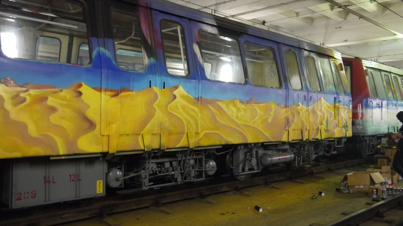 Street Art la metrou am vopsit un metrou 155
