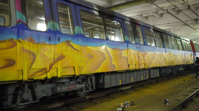 Street Art la metrou am vopsit un metrou 156