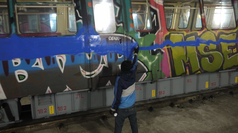 Street Art la metrou am vopsit un metrou 80