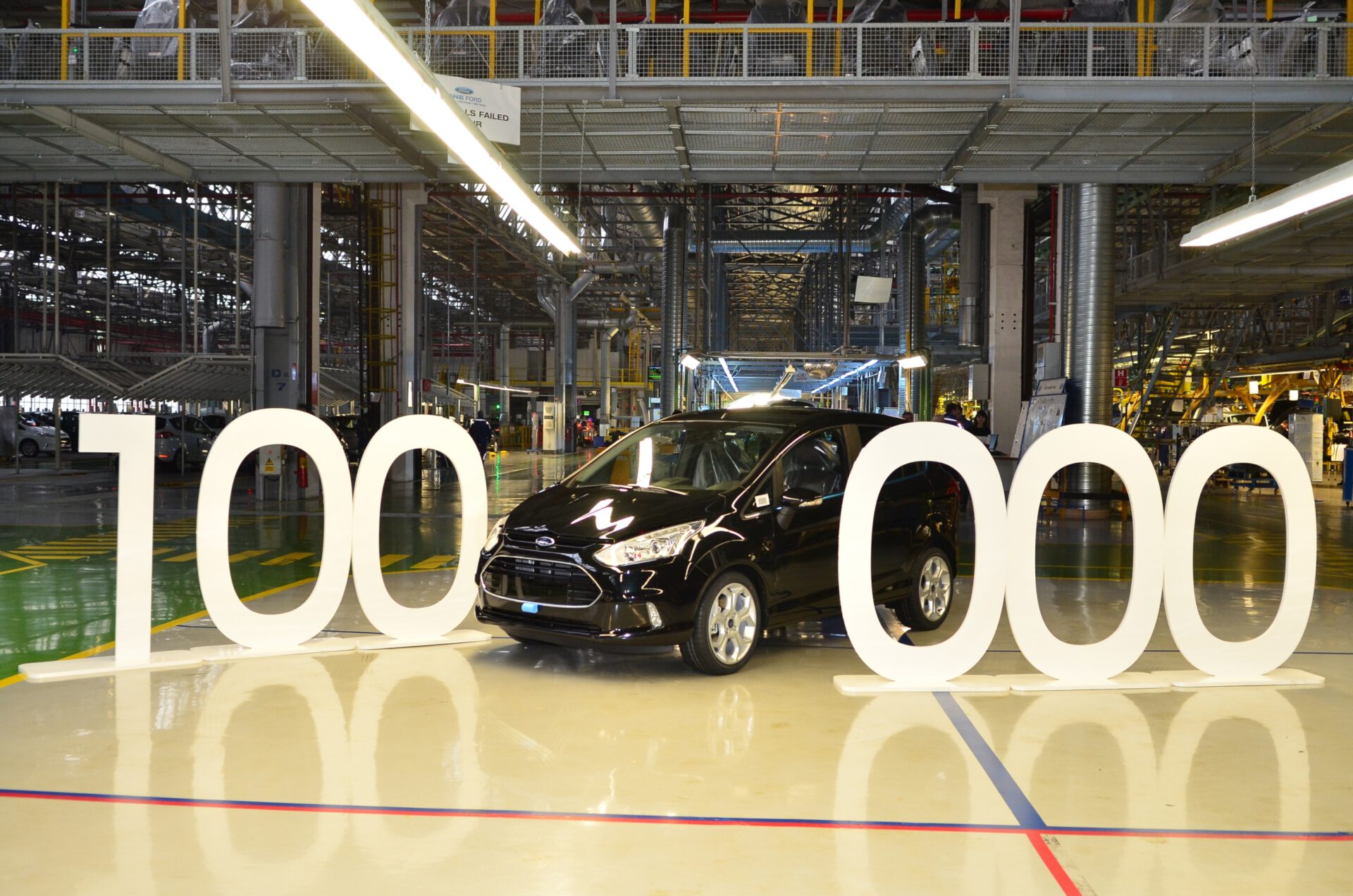 Masina Ford cu numarul 100.000 produsa la Craiova