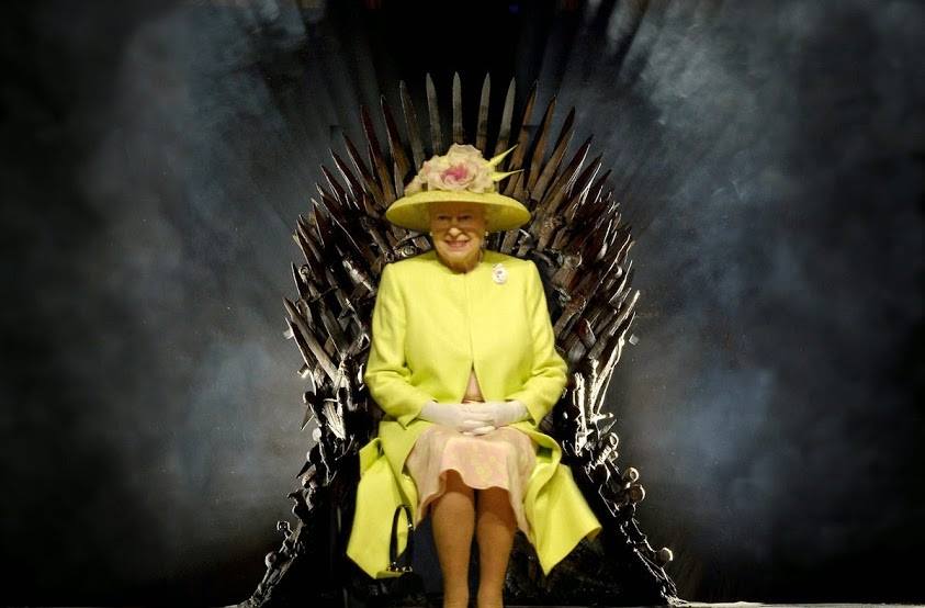 Regina Elisabeta a refuzat sa se aseze pe tronul din Game of Thrones