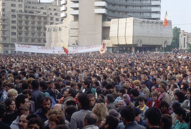 Zona 1990 miting piata universitatii